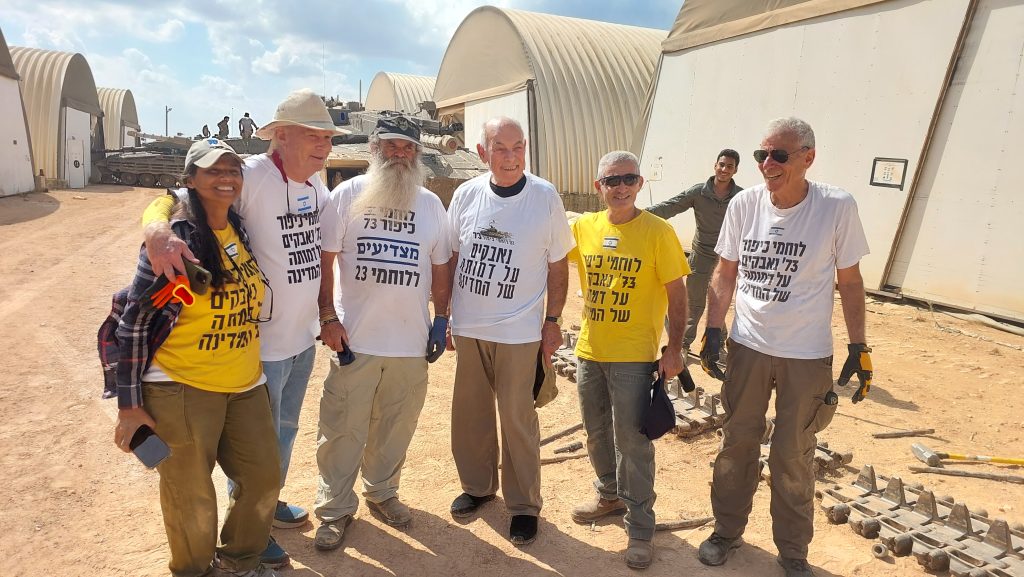 לצד דיוויד - לוחם ציוני שהגיע מארה"ב לתמוך בחיילים